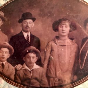 The Weintraub Family. Top row, L-R: Moe, Jacob, Rose, Goldie. Bottom row: Morris, Harry.